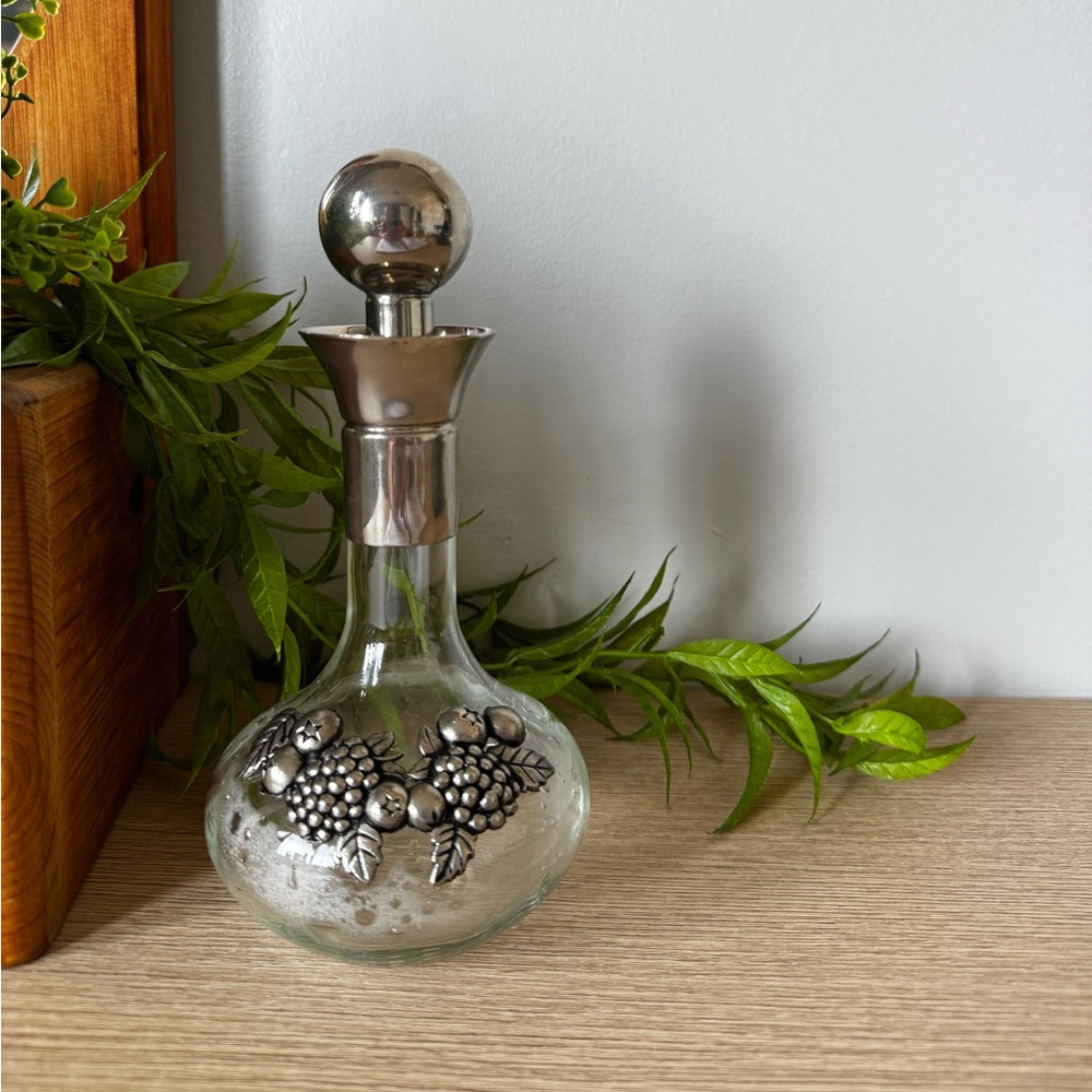 Elegant Silver and Clear Glass Cruet